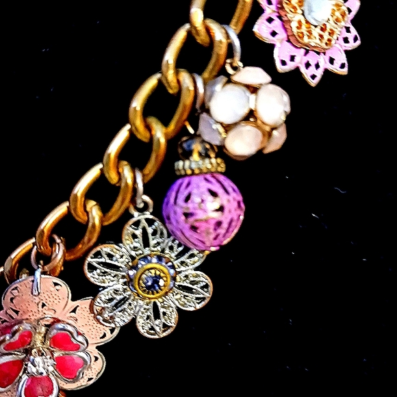 VNT PINK Floral Necklace Baubles Beads Flowers PINK metal Petals Fairy Steampunk - Picture 3 of 8